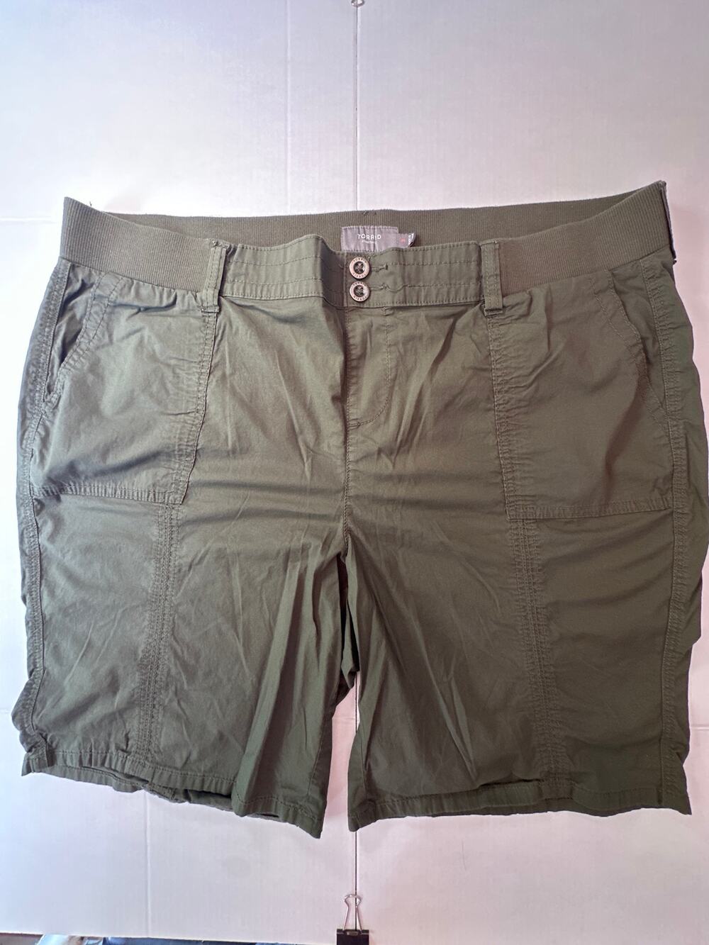 Torrid Green Stretch Poplin Utility Shorts 8" Inseam Bermuda Plus Size 3 3X